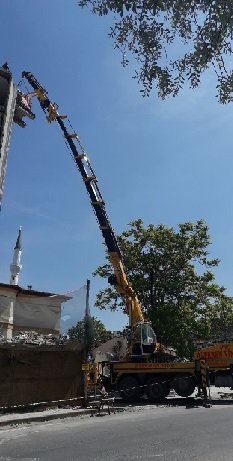 Ankara Yenimahalle ilçesinde vinç